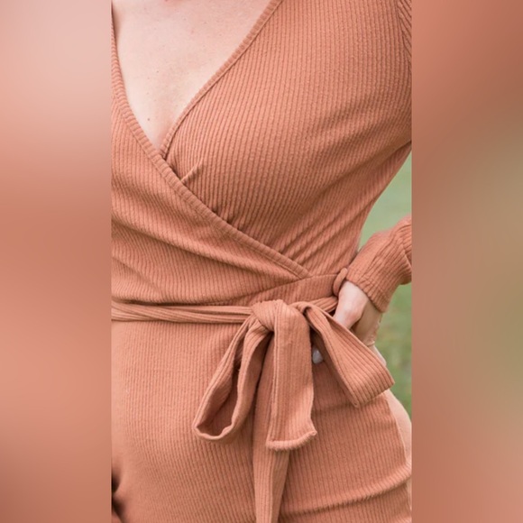 Long sleeve boutique brand dress NWT - Picture 8 of 8